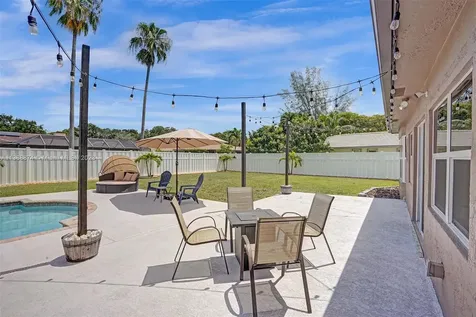 10419 NW 1st Place Coral Springs FL 33071