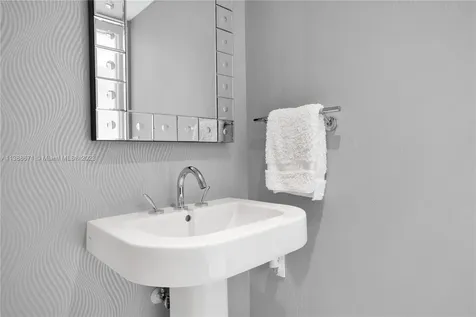 400 Alton Road Miami Beach FL 33139