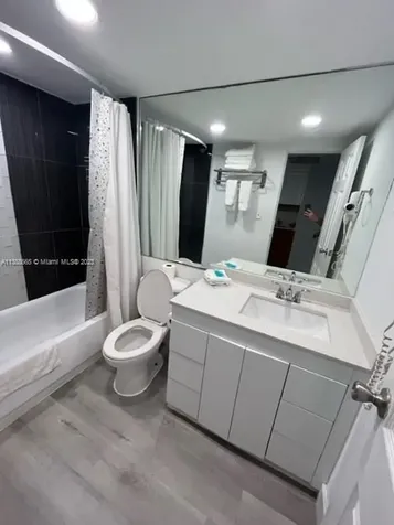19201 Collins Avenue Sunny Isles Beach FL 33160