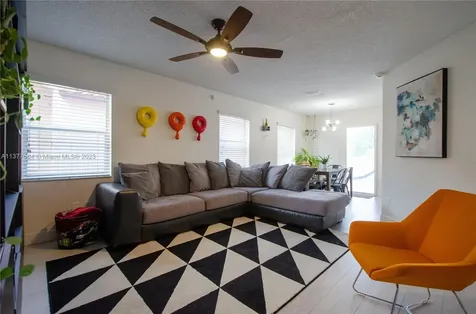 1385 NW 192nd Terrace Pembroke Pines FL 33029