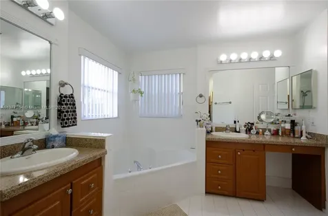 1385 NW 192nd Terrace Pembroke Pines FL 33029