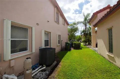 1385 NW 192nd Terrace Pembroke Pines FL 33029