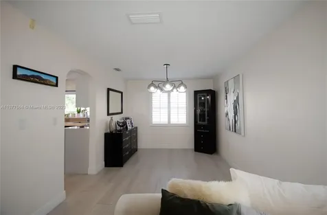 1385 NW 192nd Terrace Pembroke Pines FL 33029