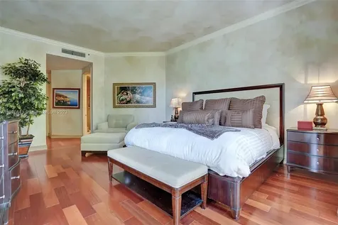 2600 Island Boulevard Aventura FL 33160