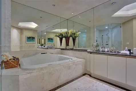 2600 Island Boulevard Aventura FL 33160