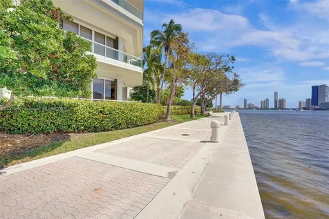 2600 Island Boulevard Aventura FL 33160