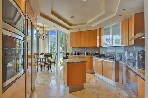 2600 Island Boulevard Aventura FL 33160