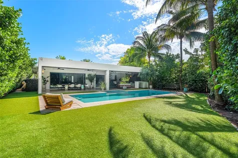 960 W 48th Street Miami Beach FL 33140