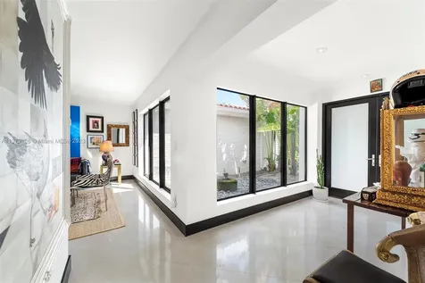 960 W 48th Street Miami Beach FL 33140
