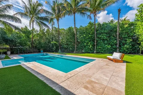 960 W 48th Street Miami Beach FL 33140