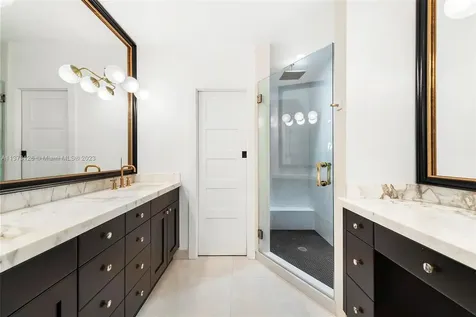960 W 48th Street Miami Beach FL 33140