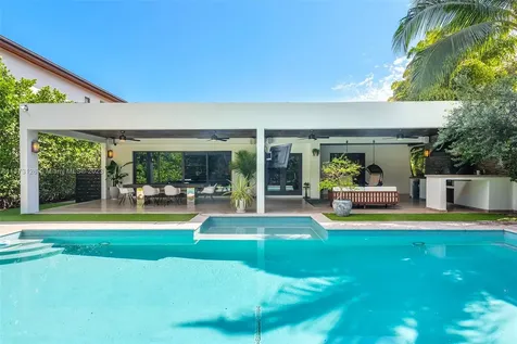 960 W 48th Street Miami Beach FL 33140