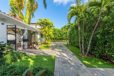 960 W 48th Street Miami Beach FL 33140