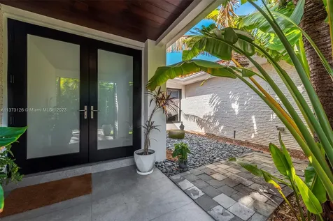 960 W 48th Street Miami Beach FL 33140