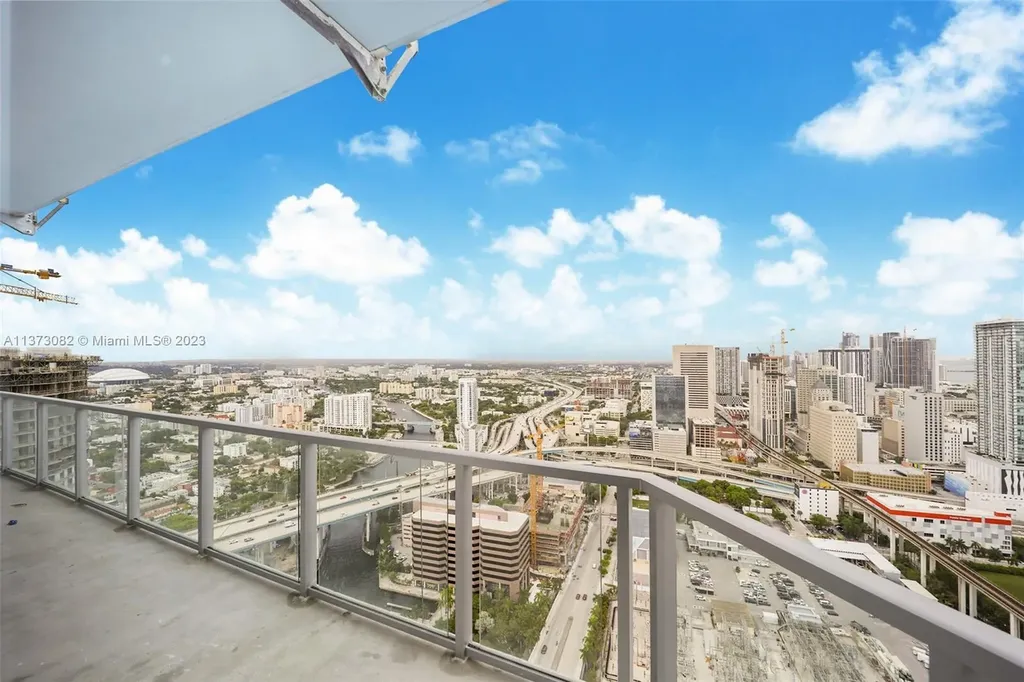 185 SW 7th Street Miami FL 33130