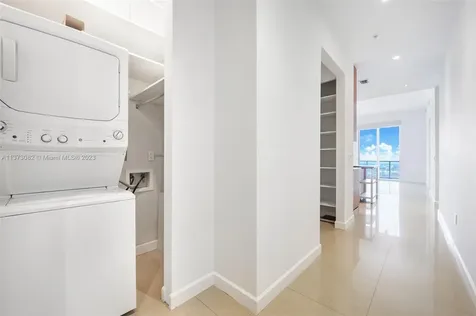 185 SW 7th Street Miami FL 33130