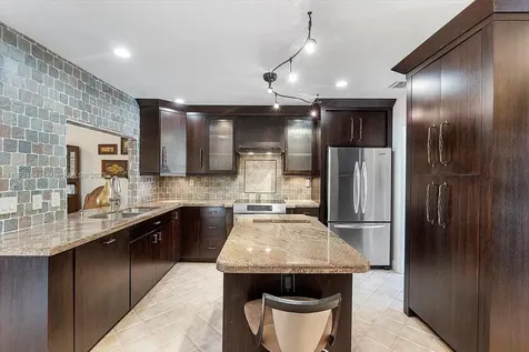 956 NW 79th Terrace Plantation FL 33324