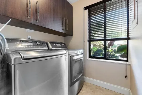 956 NW 79th Terrace Plantation FL 33324