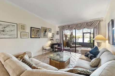 956 NW 79th Terrace Plantation FL 33324