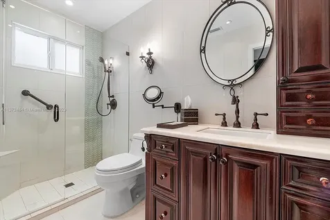 956 NW 79th Terrace Plantation FL 33324