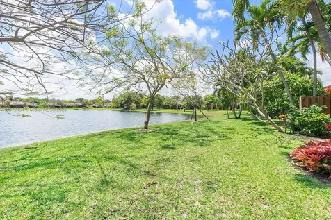 956 NW 79th Terrace Plantation FL 33324