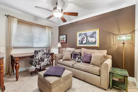 956 NW 79th Terrace Plantation FL 33324