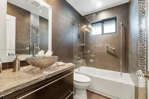 956 NW 79th Terrace Plantation FL 33324