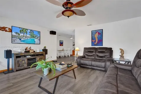 370 SE 6th Terrace Pompano Beach FL 33060