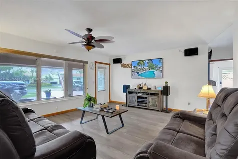 370 SE 6th Terrace Pompano Beach FL 33060