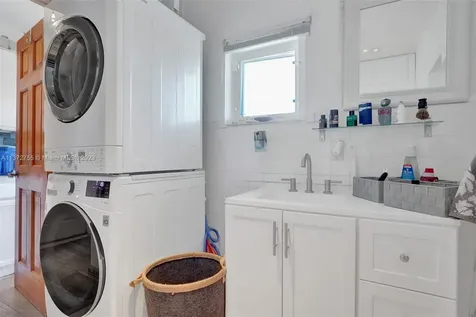 370 SE 6th Terrace Pompano Beach FL 33060