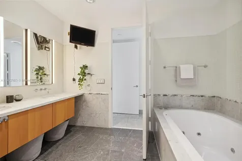 201 Aqua Avenue Miami Beach FL 33141