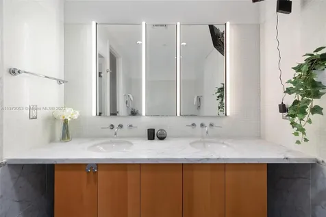 201 Aqua Avenue Miami Beach FL 33141