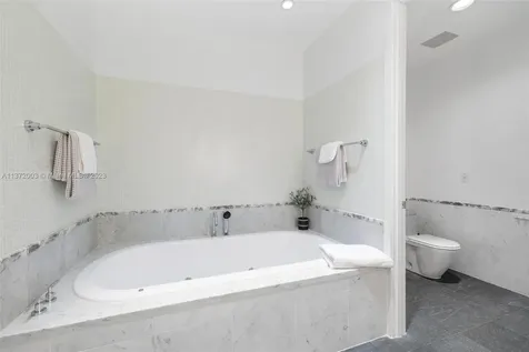 201 Aqua Avenue Miami Beach FL 33141