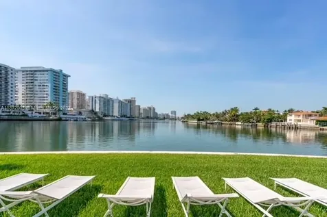 201 Aqua Avenue Miami Beach FL 33141
