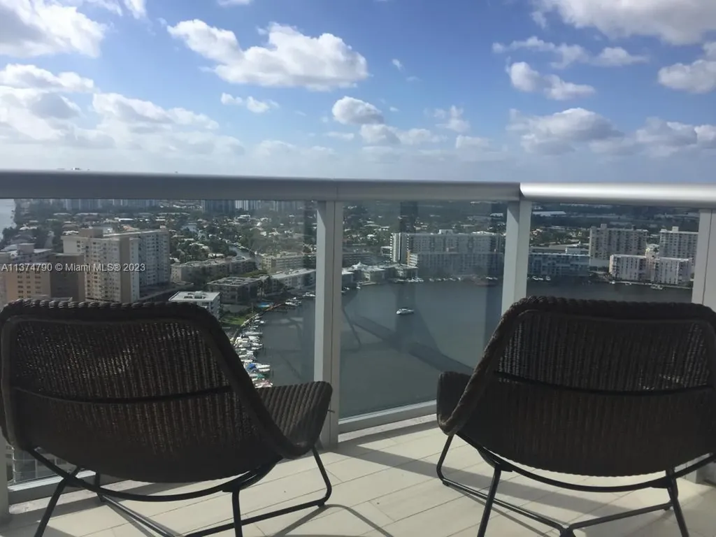 Hallandale Beach FL 33009