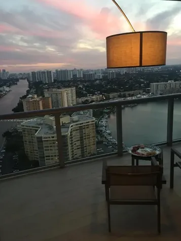 Hallandale Beach FL 33009