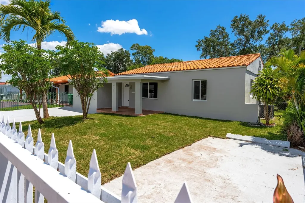 931 NW 30th Court Miami FL 33125