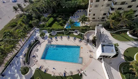 100 Lincoln Road Miami Beach FL 33139