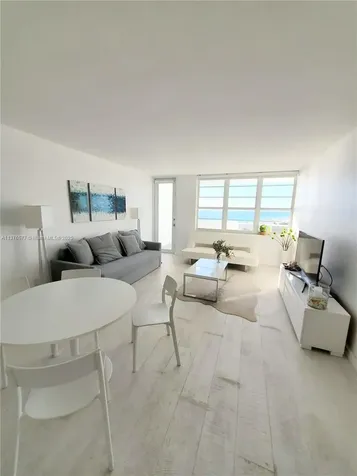 100 Lincoln Road Miami Beach FL 33139