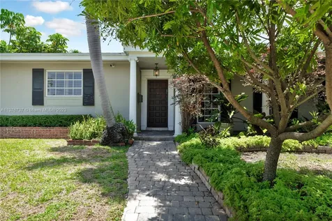 9020 SW 94th Avenue Miami FL 33176