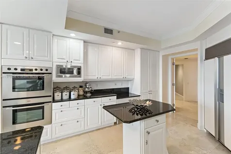 21200 Point Place Aventura FL 33180