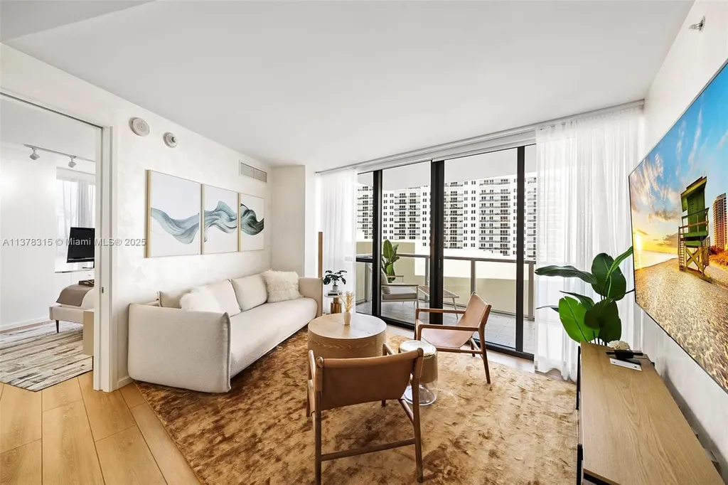 2201 Collins Avenue Miami Beach FL 33139