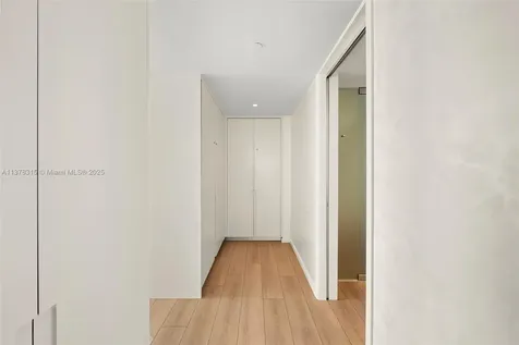 2201 Collins Avenue Miami Beach FL 33139