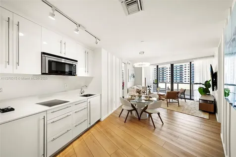 2201 Collins Avenue Miami Beach FL 33139