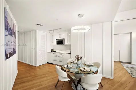 2201 Collins Avenue Miami Beach FL 33139