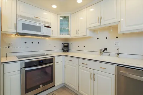 5005 Collins Avenue Miami Beach FL 33140