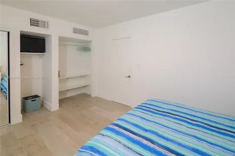 5005 Collins Avenue Miami Beach FL 33140