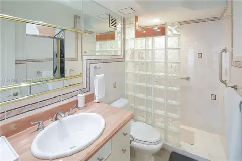 5005 Collins Avenue Miami Beach FL 33140