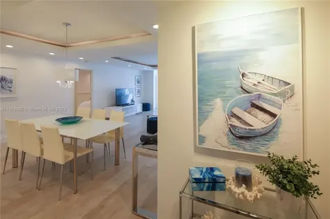 5005 Collins Avenue Miami Beach FL 33140