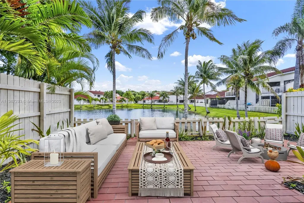 2703 San Remo Circle Homestead FL 33035